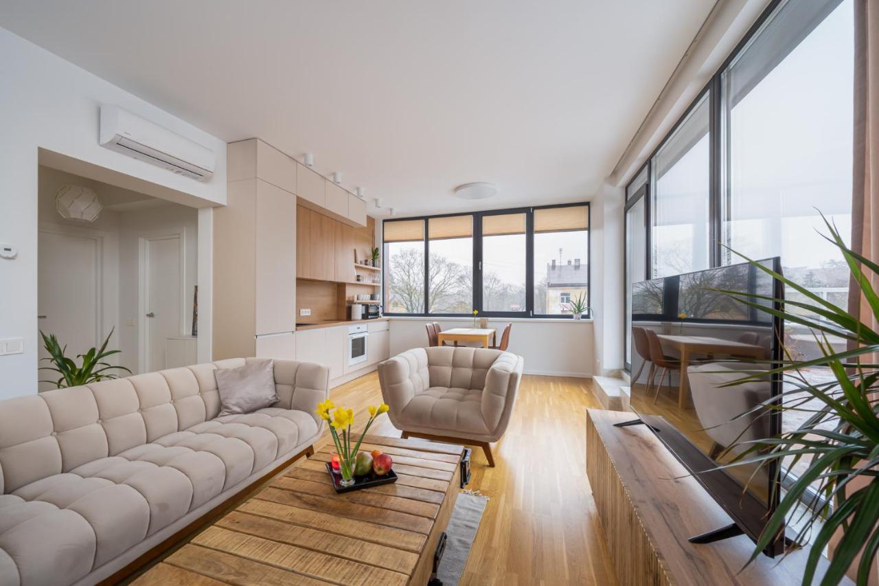 1-Bedroom Penthouse With Underground Parking ريغا المظهر الخارجي الصورة